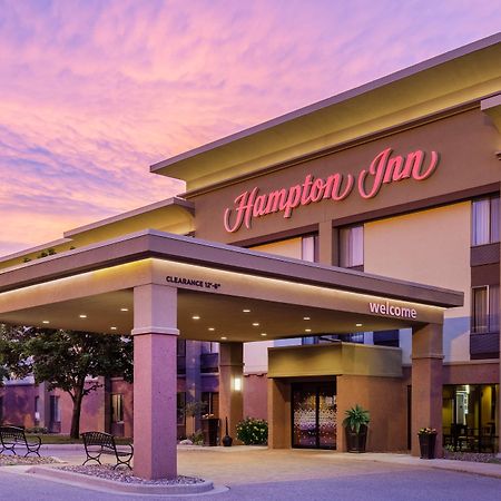 Hampton Inn О-Клэр Экстерьер фото