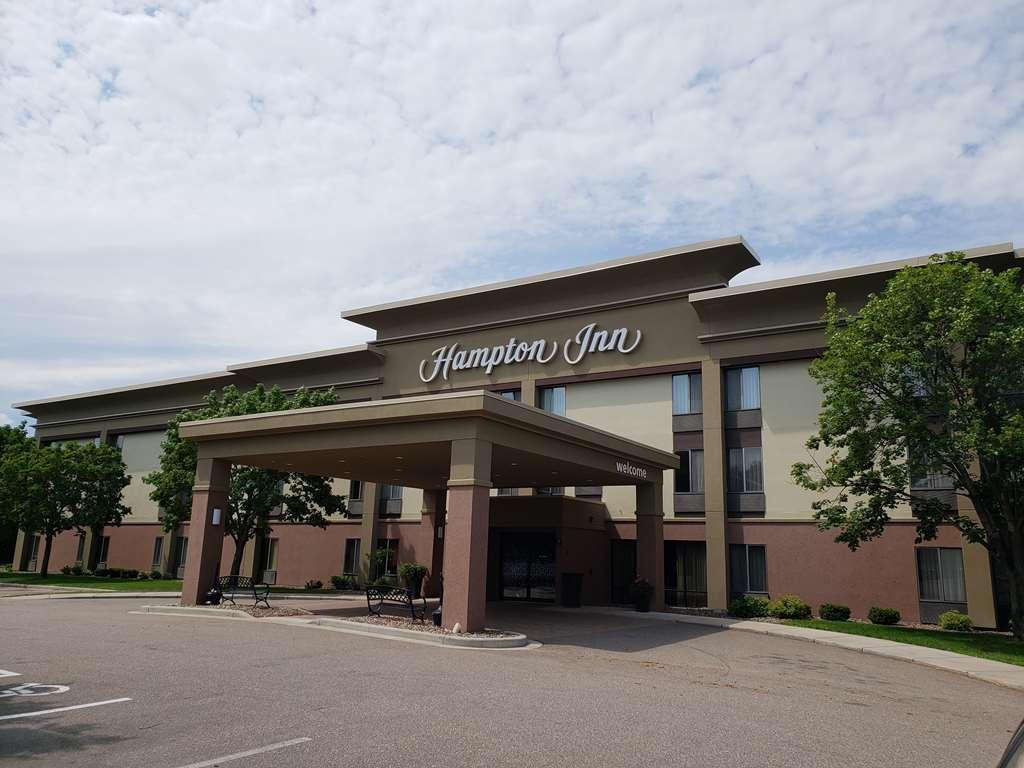 Hampton Inn О-Клэр Экстерьер фото